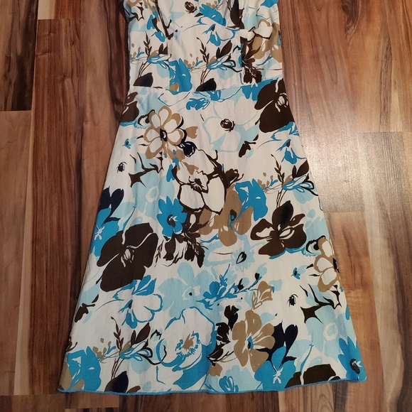 Sundress - Picture 2 of 5